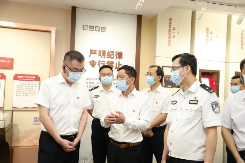 成人视频
组织党员干部赴佛山市纪法教育基地参观学习