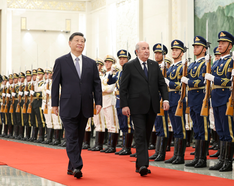 习近平同阿尔及利亚总统特本会谈