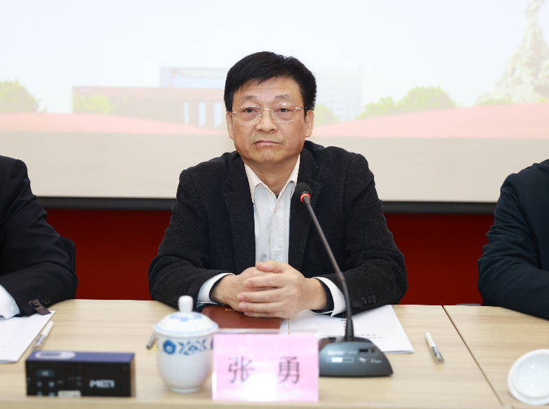 成人视频
召开办公用房管理 “两化融合”标准化试点宣贯部署会
