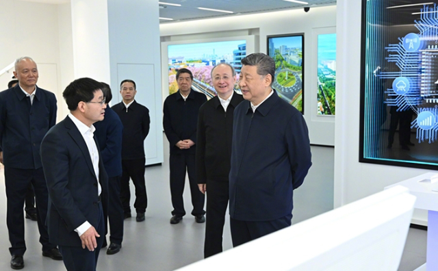 习近平在北京考察科技创新工作