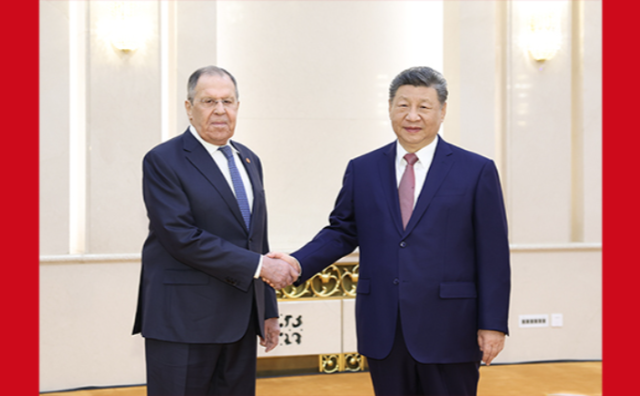 习近平会见俄罗斯外长拉夫罗夫